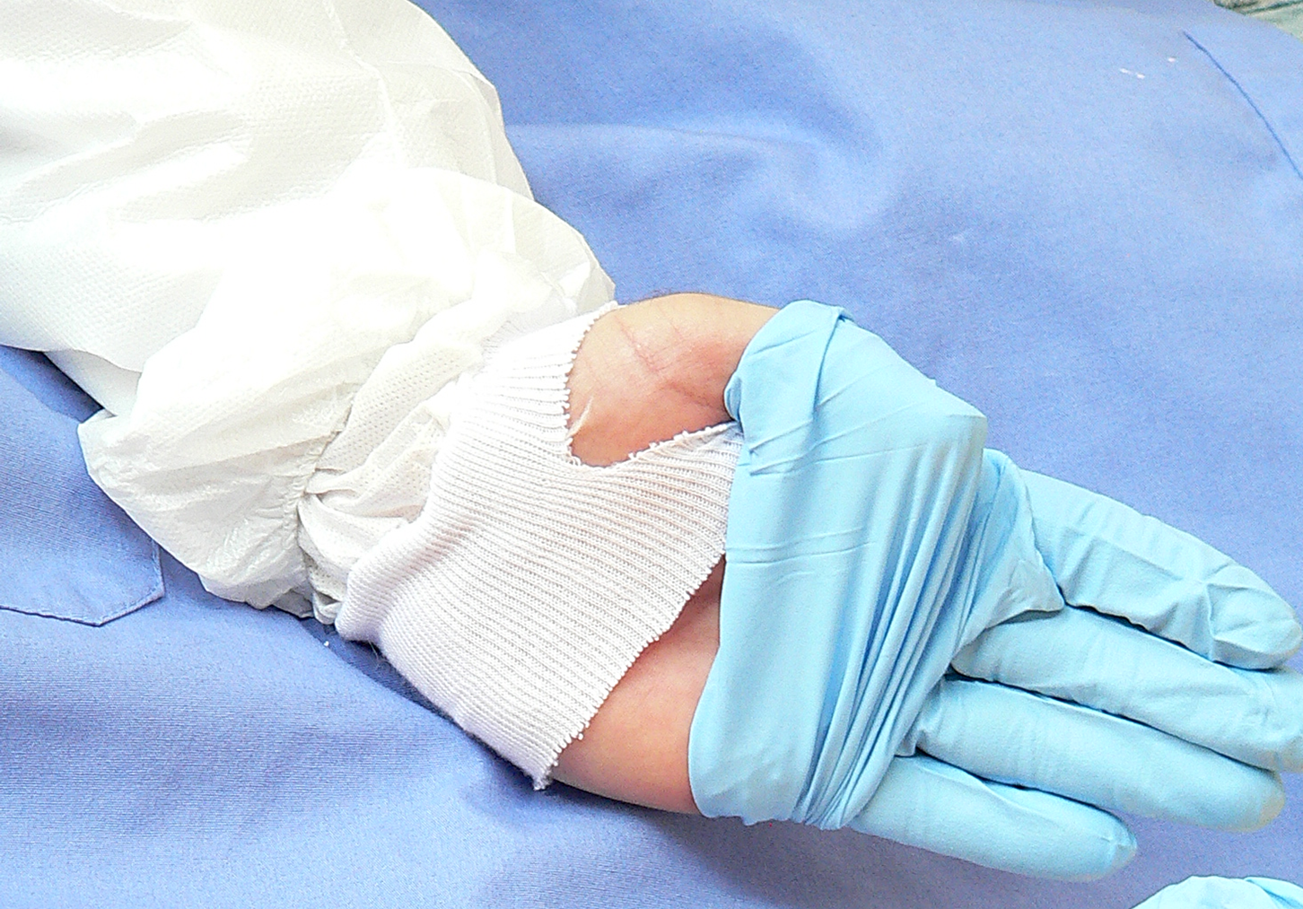 MDS PE Coated Thumbhole Sleeves